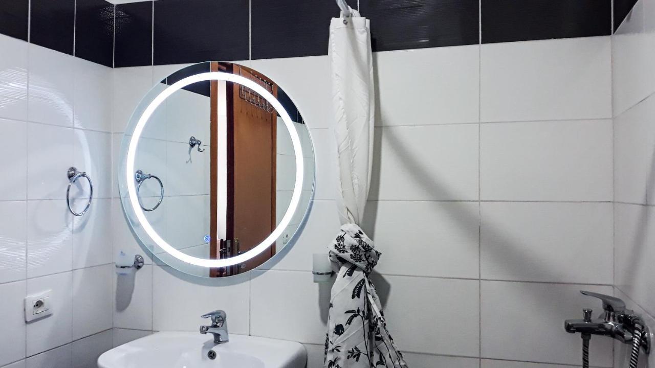 Hotel Sea Breeze Саранда Екстер'єр фото