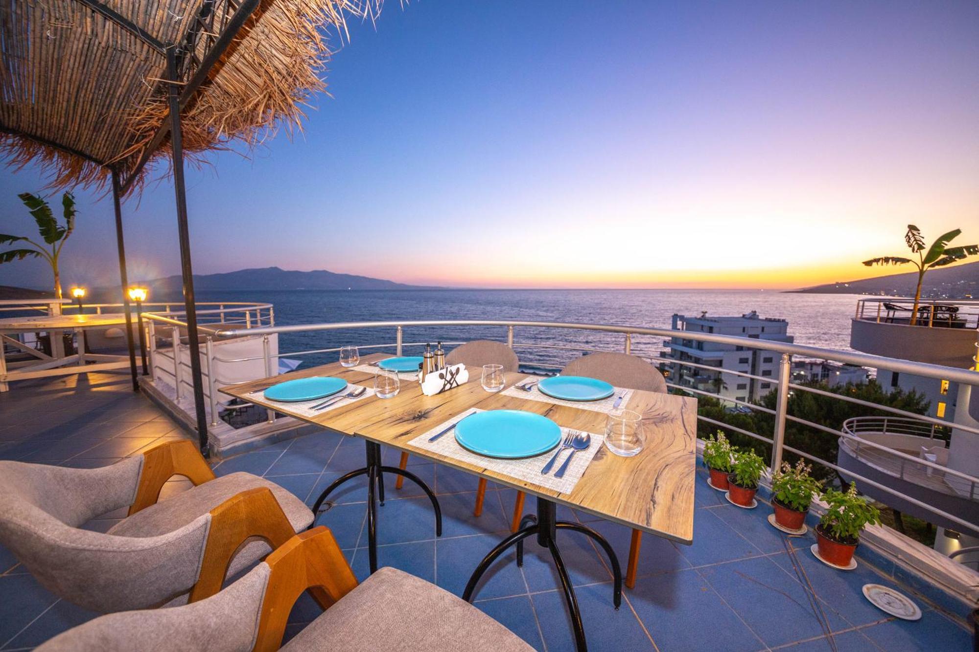 Hotel Sea Breeze Саранда Екстер'єр фото