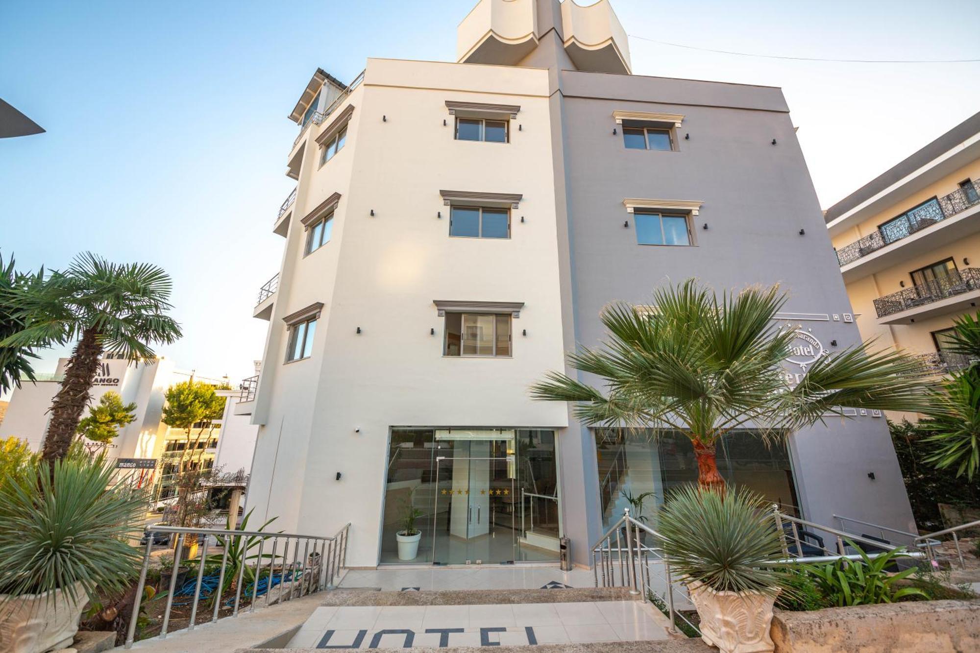 Hotel Sea Breeze Саранда Екстер'єр фото